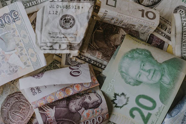Receive money in any currency with no fees
